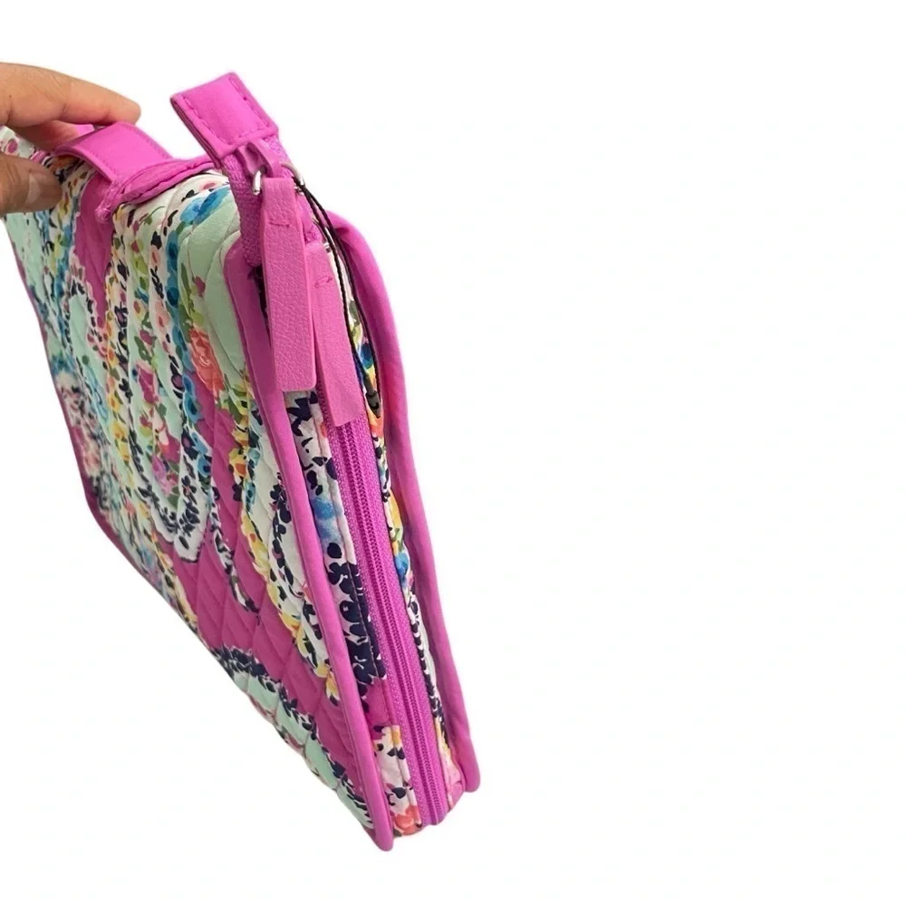 Vera Bradley WILDFLOWER PAISLEY VBI17 Hanging Travel Toiletries Case NWOT